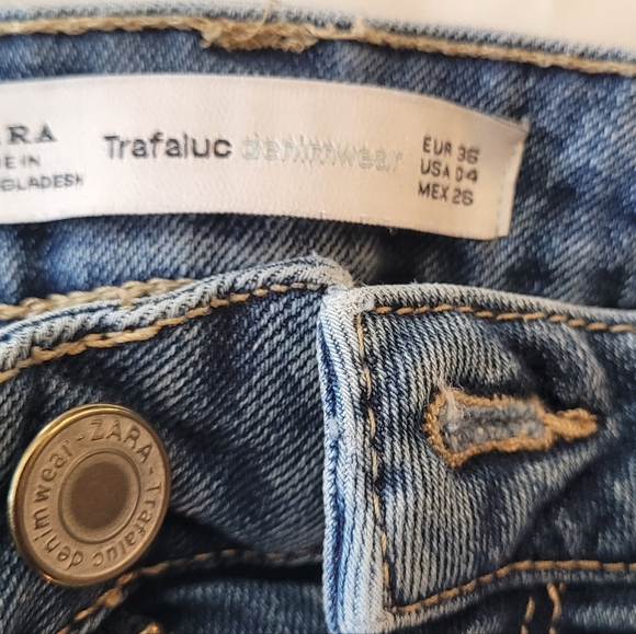 Women's short - Picture 2 of 6